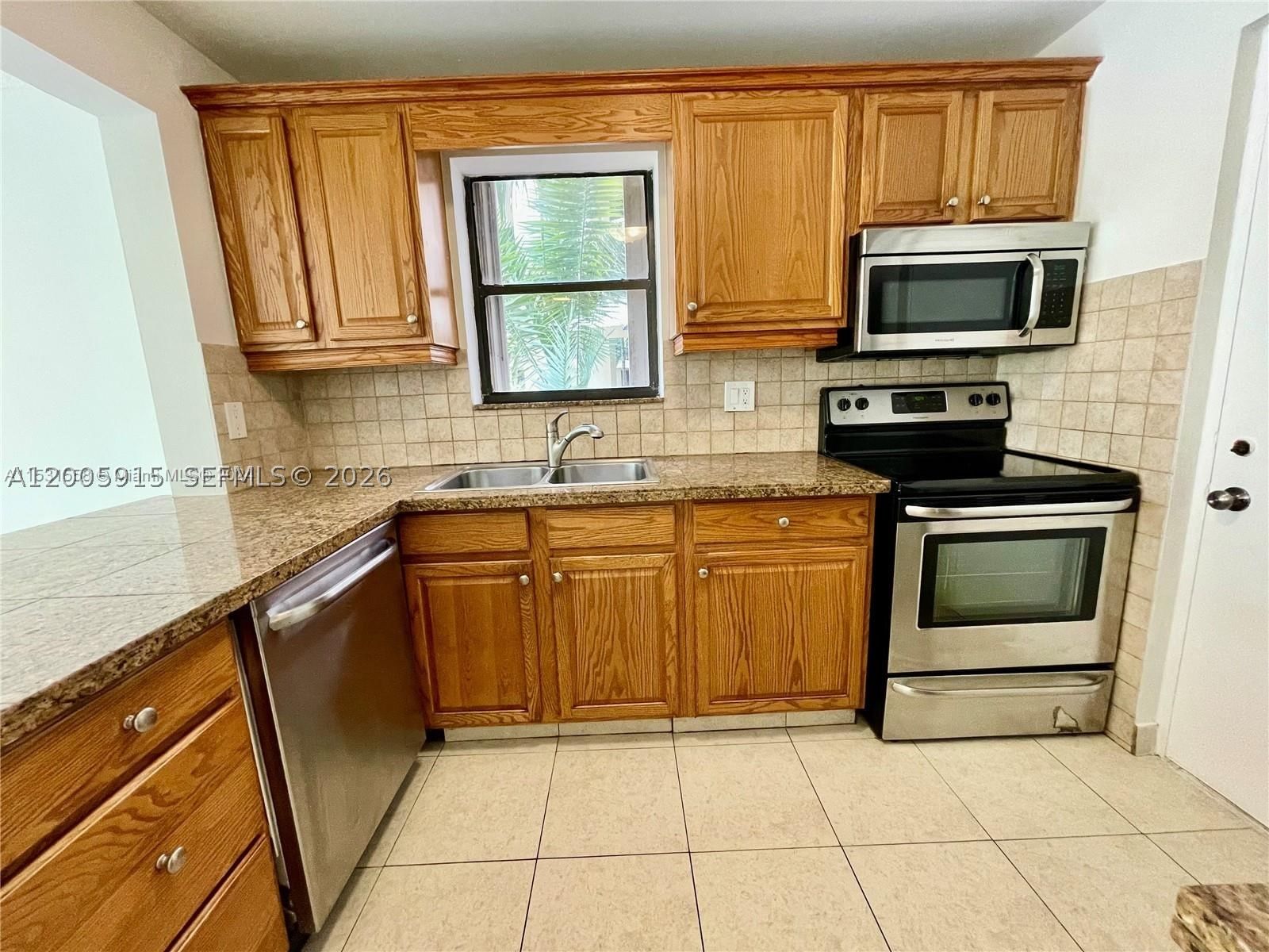 Real estate property located at 2320 Cypress Bend Dr #204, Broward, Cypress Bend I-d Condo, Pompano Beach, FL