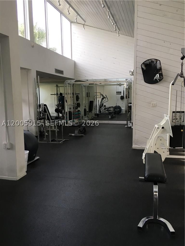 Real estate property located at 2320 Cypress Bend Dr #204, Broward, Cypress Bend I-d Condo, Pompano Beach, FL