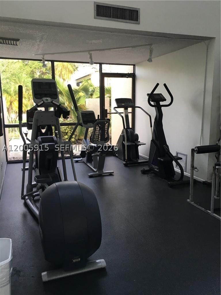 Real estate property located at 2320 Cypress Bend Dr #204, Broward, Cypress Bend I-d Condo, Pompano Beach, FL