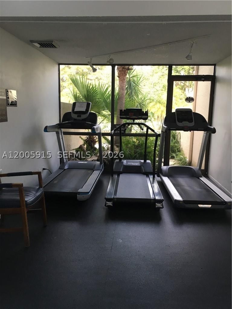 Real estate property located at 2320 Cypress Bend Dr #204, Broward, Cypress Bend I-d Condo, Pompano Beach, FL