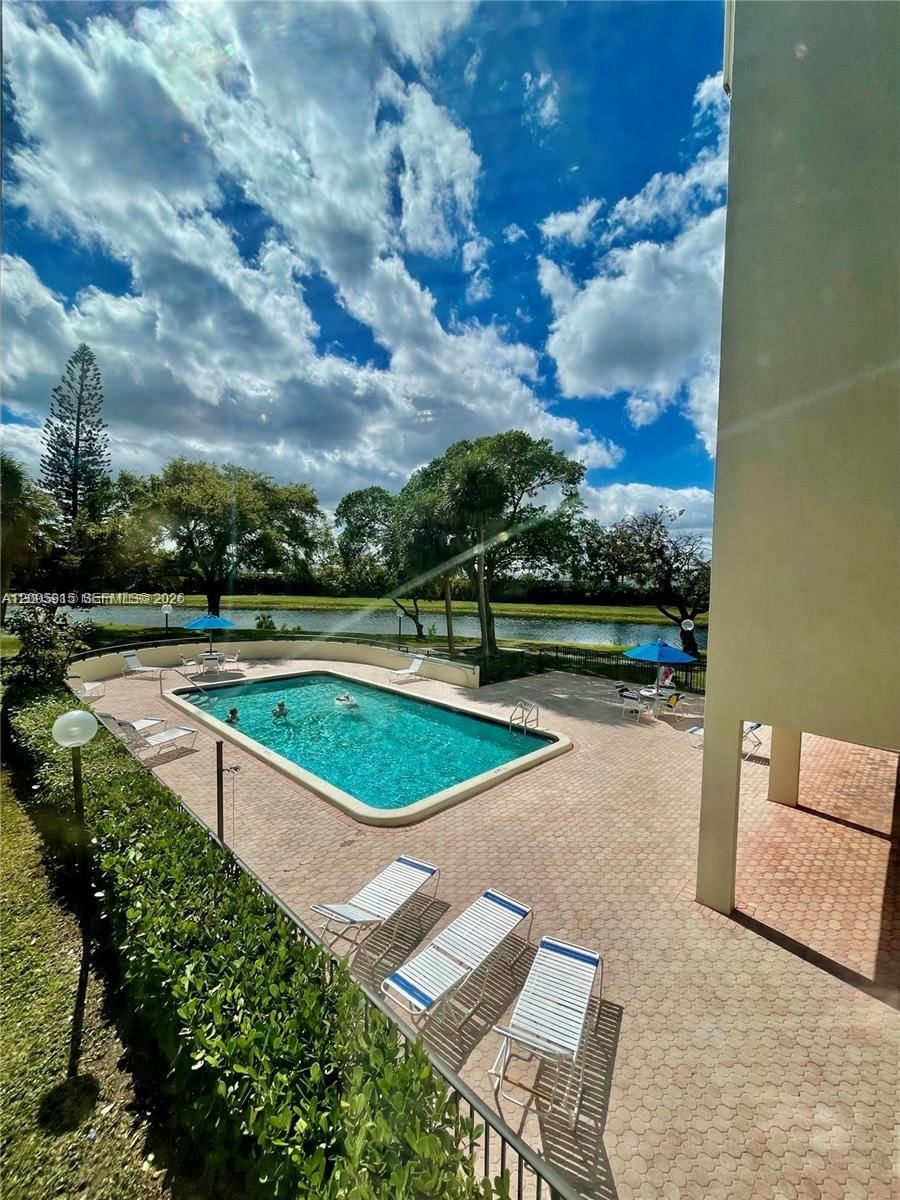 Real estate property located at 2320 Cypress Bend Dr #204, Broward, Cypress Bend I-d Condo, Pompano Beach, FL