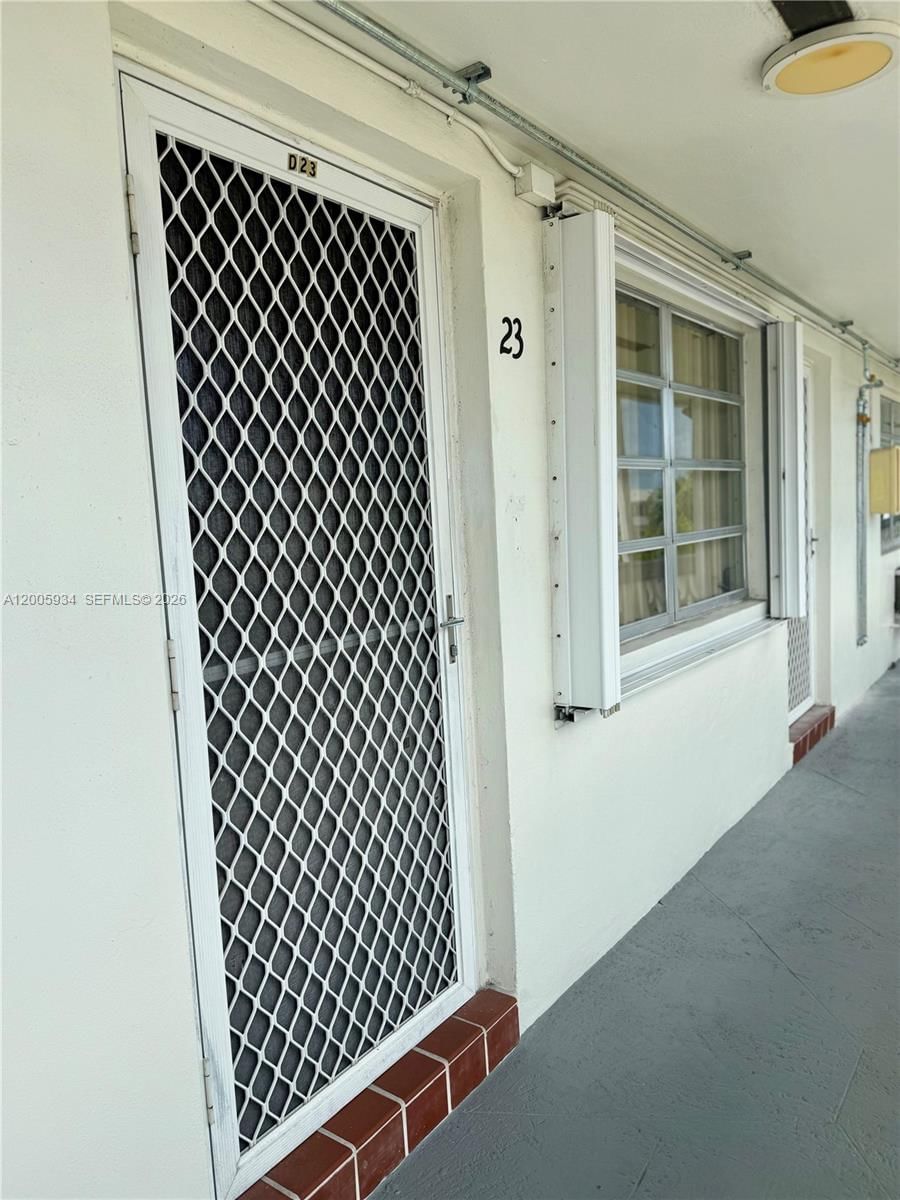 Real estate property located at 11 204th St #23, Miami-dade, Ro-mont Gardens Andover C, Miami Gardens, FL