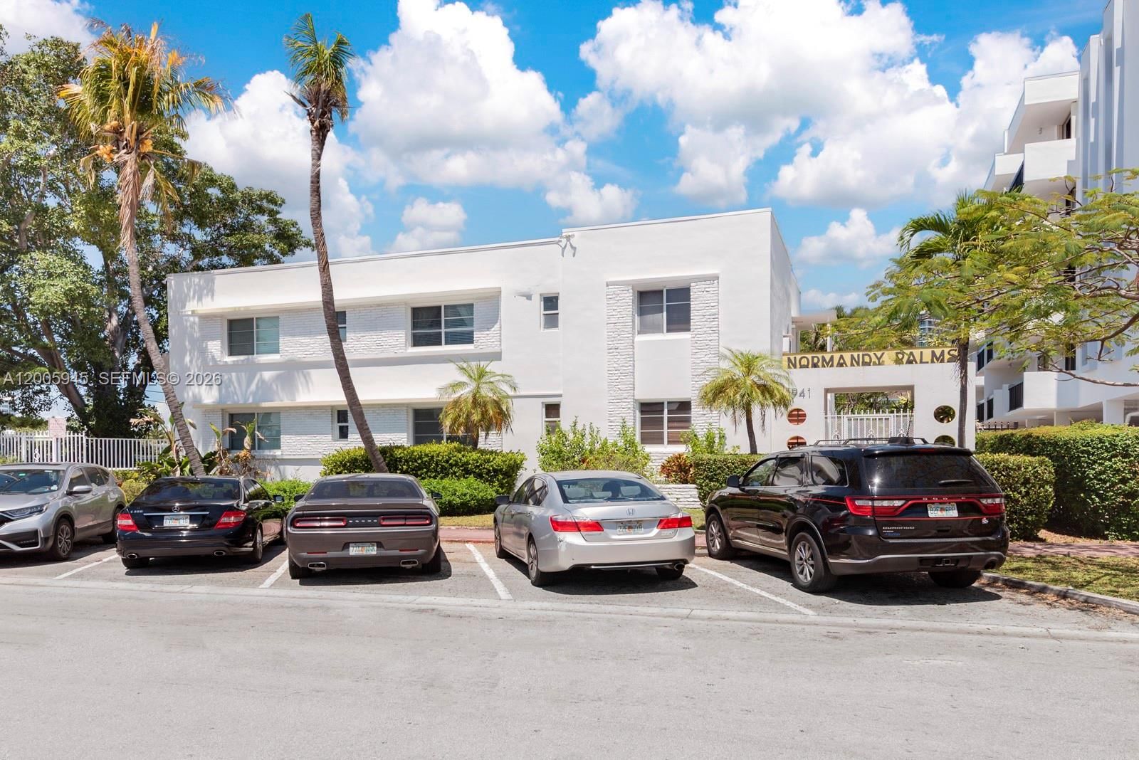 Real estate property located at 6941 Bay Dr B3, Miami-dade, Normandy Palms Condo, Miami Beach, FL
