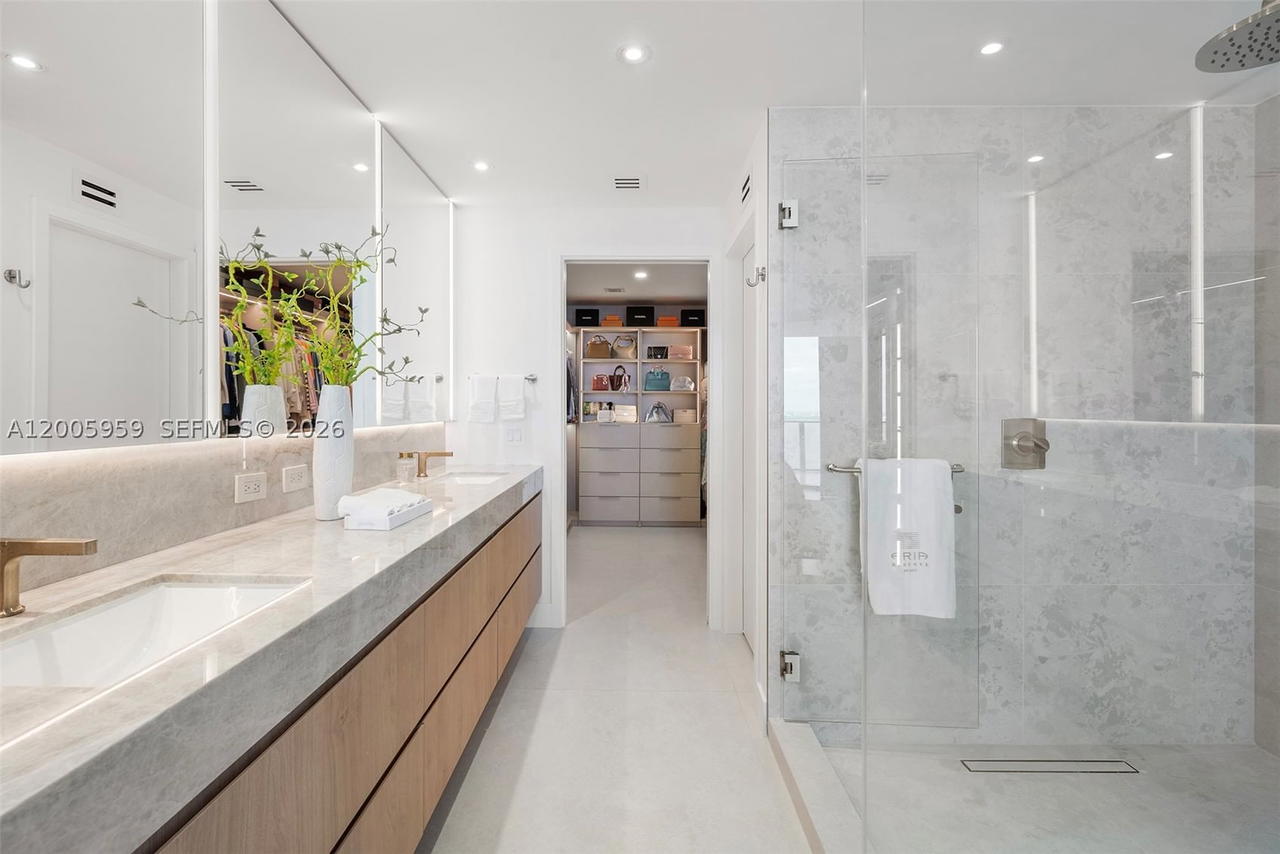 Real estate property located at 700 24th St #3201, Miami-dade, Aria Reserve South, Miami, FL