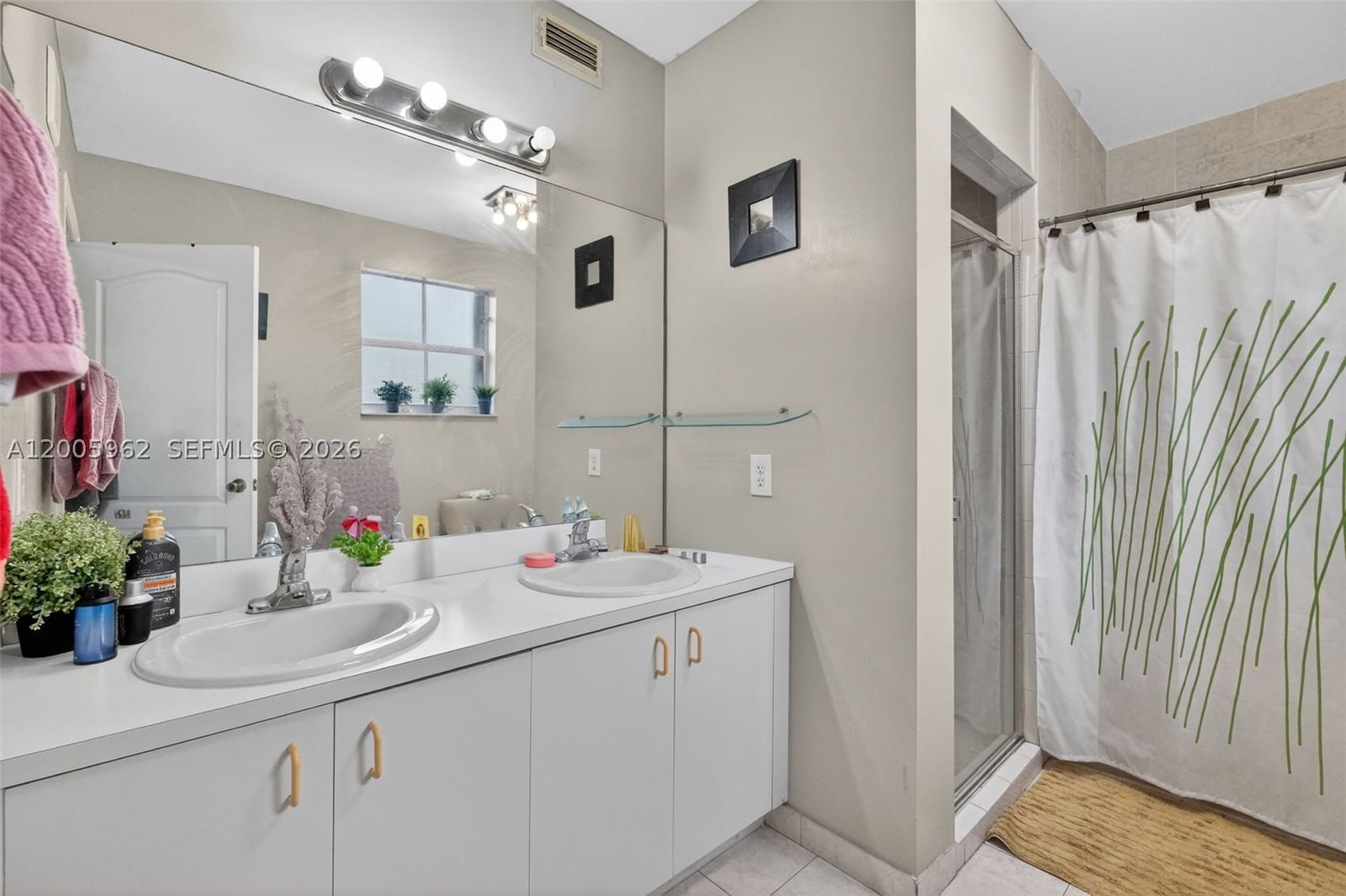 Real estate property located at 16624 73rd Ct #16624, Miami-dade, Paseos At Miami Lakes, Miami Lakes, FL