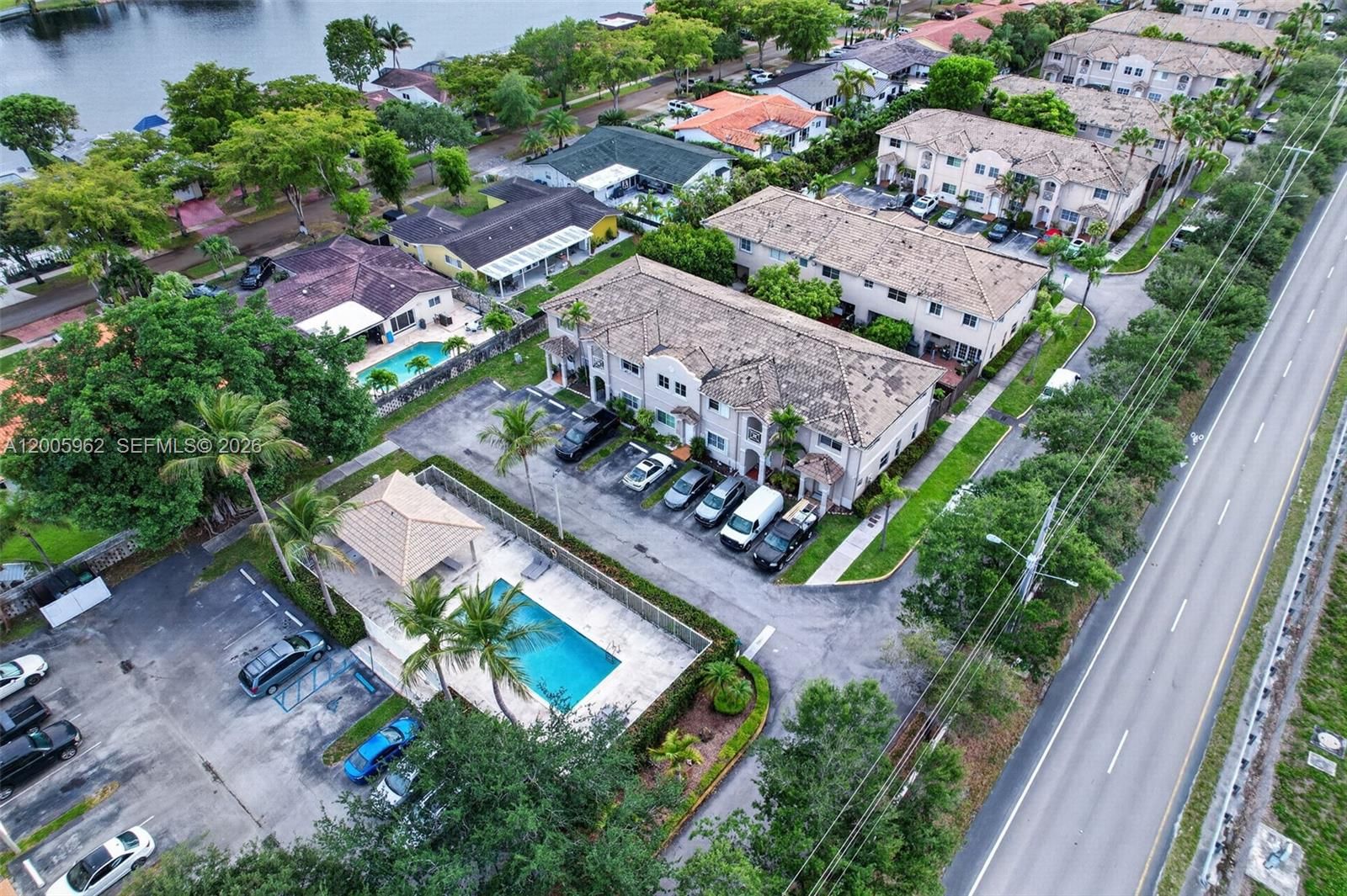 Real estate property located at 16624 73rd Ct #16624, Miami-dade, Paseos At Miami Lakes, Miami Lakes, FL