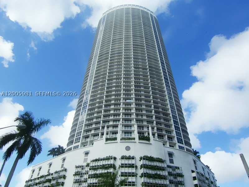 Real estate property located at 1750 BAYSHORE DR #2909, Miami-dade, Opera Tower, Miami, FL
