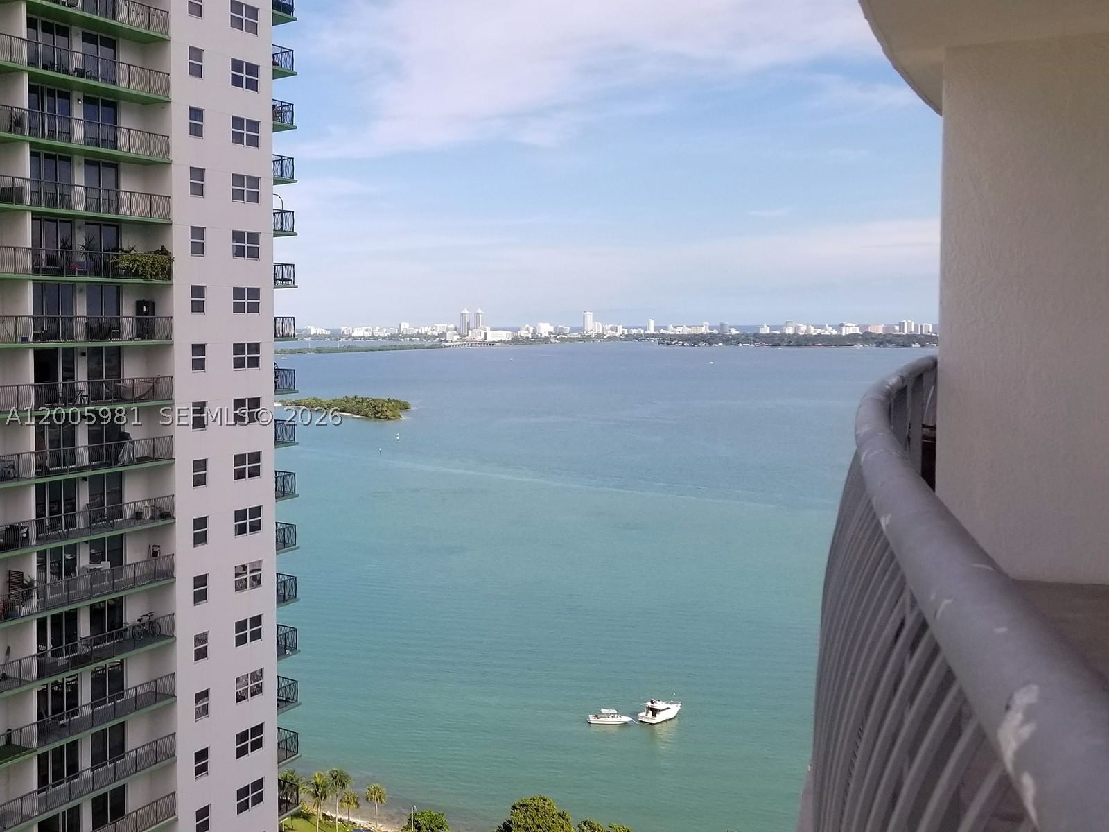 Real estate property located at 1750 BAYSHORE DR #2909, Miami-dade, Opera Tower, Miami, FL