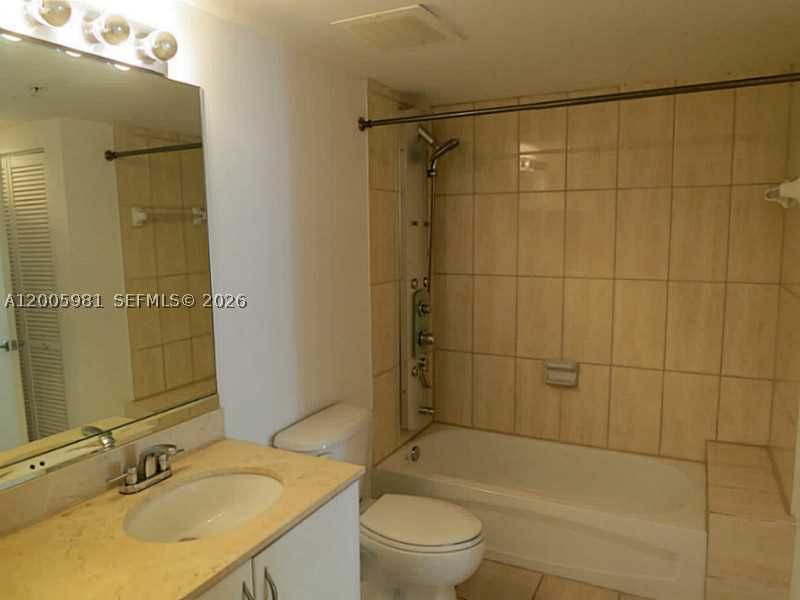 Real estate property located at 1750 BAYSHORE DR #2909, Miami-dade, Opera Tower, Miami, FL