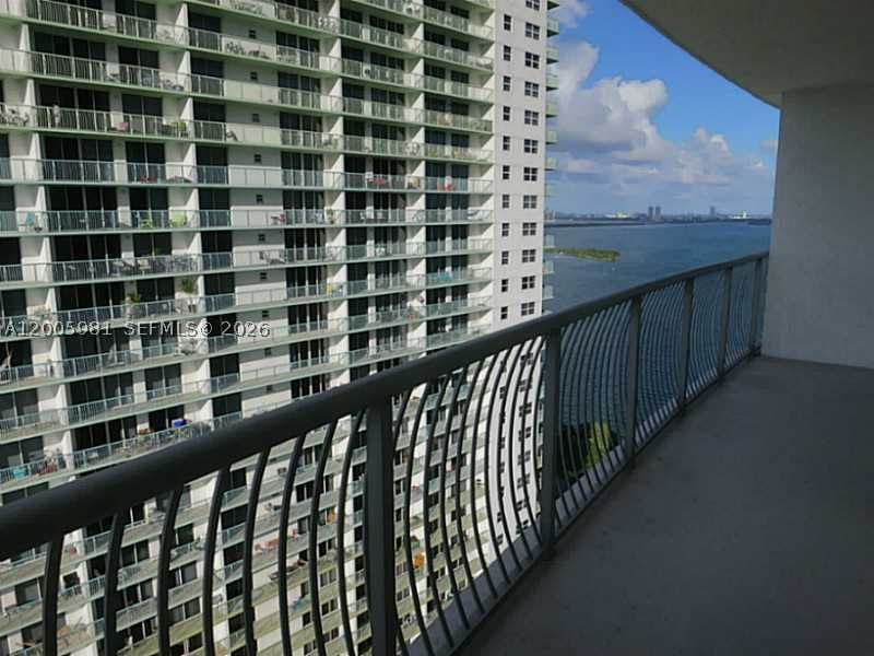 Real estate property located at 1750 BAYSHORE DR #2909, Miami-dade, Opera Tower, Miami, FL