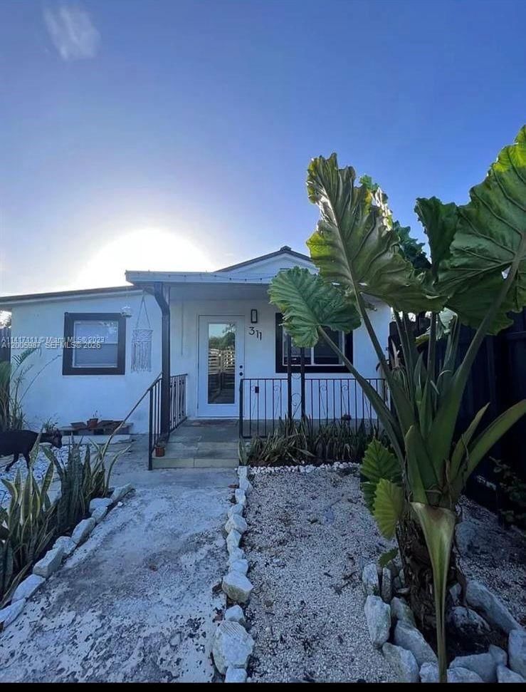 Real estate property located at 311 32nd Ct, Miami-dade, Twelfth St Manors 1st Add, Miami, FL