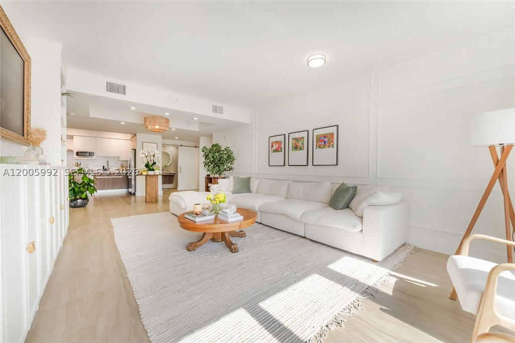 Real estate property located at 120 Salamanca Ave #3B, Miami-dade, C Gab Douglas Sec, Coral Gables, FL