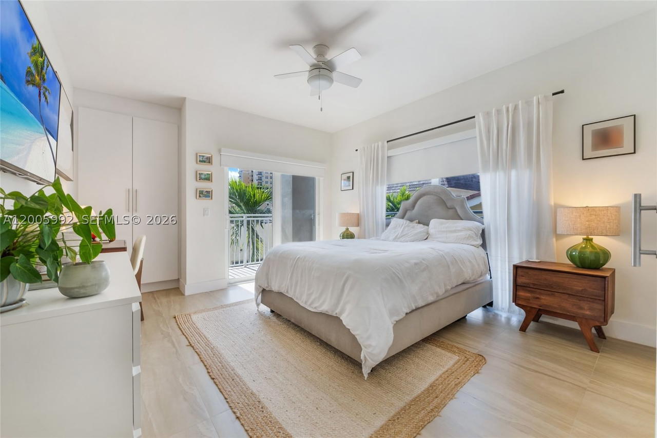 Real estate property located at 120 Salamanca Ave #3B, Miami-dade, C Gab Douglas Sec, Coral Gables, FL