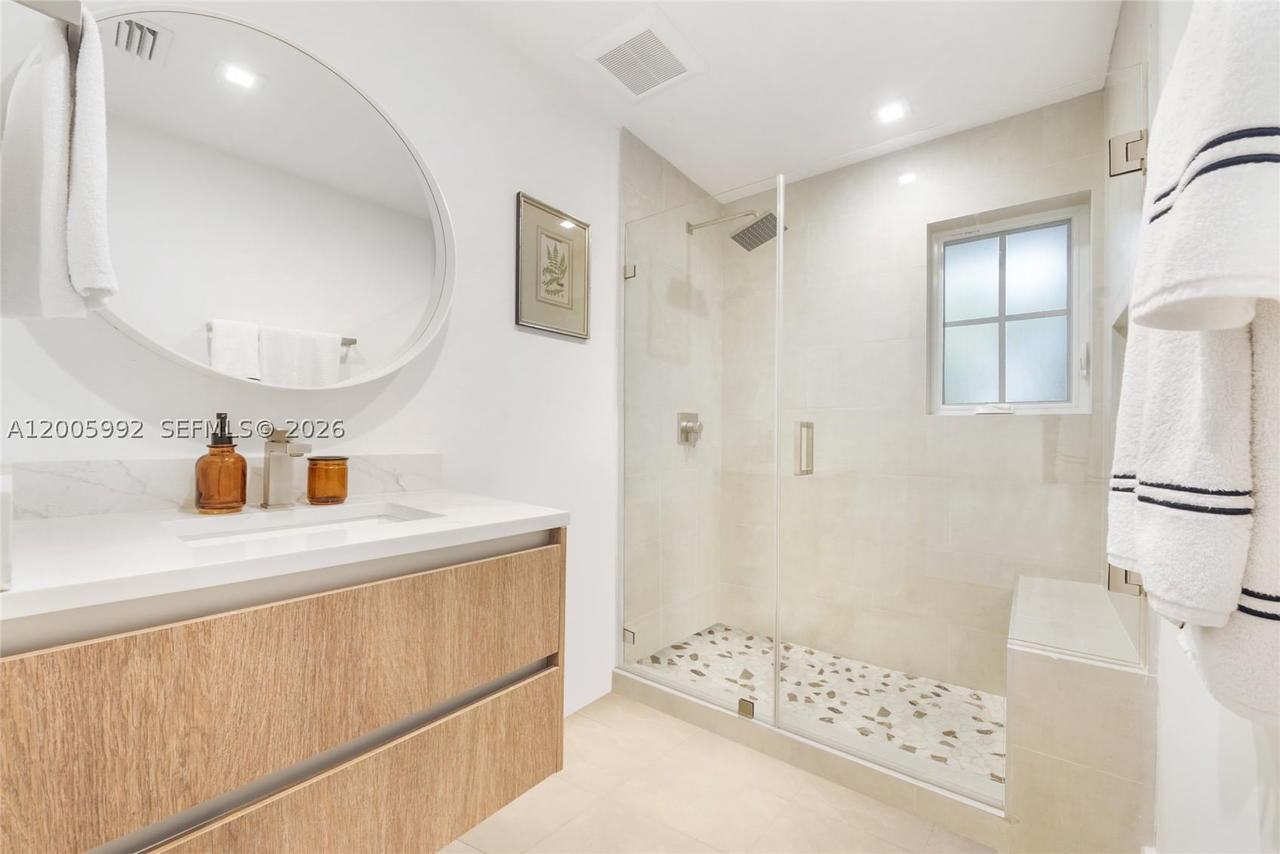 Real estate property located at 120 Salamanca Ave #3B, Miami-dade, C Gab Douglas Sec, Coral Gables, FL