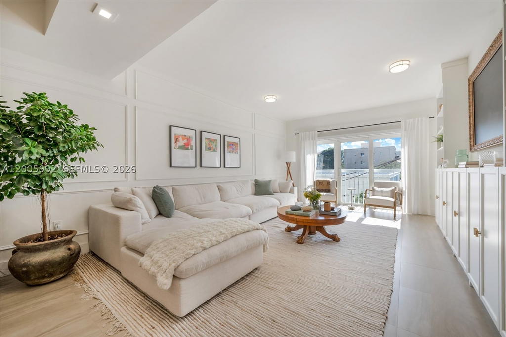 Real estate property located at 120 Salamanca Ave #3B, Miami-dade, C Gab Douglas Sec, Coral Gables, FL