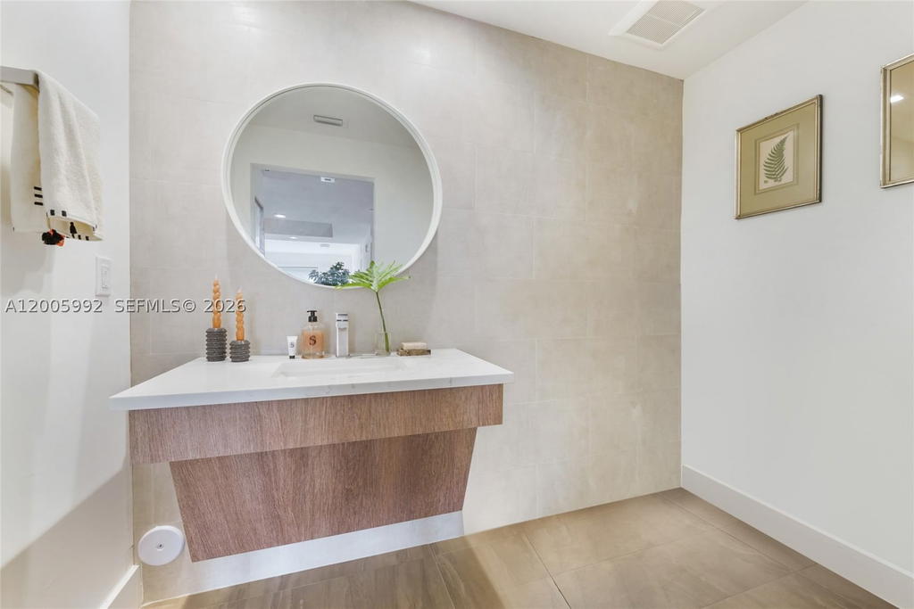 Real estate property located at 120 Salamanca Ave #3B, Miami-dade, C Gab Douglas Sec, Coral Gables, FL