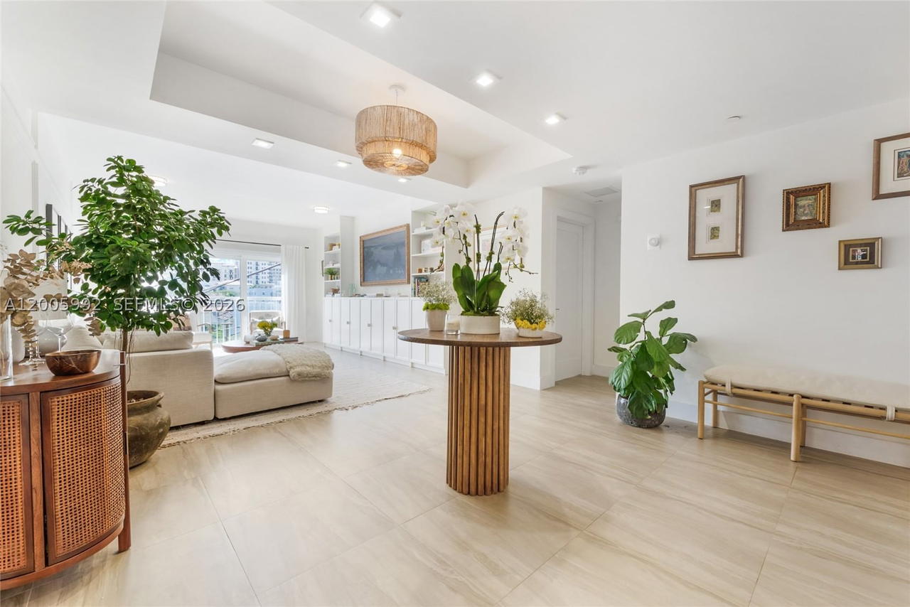 Real estate property located at 120 Salamanca Ave #3B, Miami-dade, C Gab Douglas Sec, Coral Gables, FL