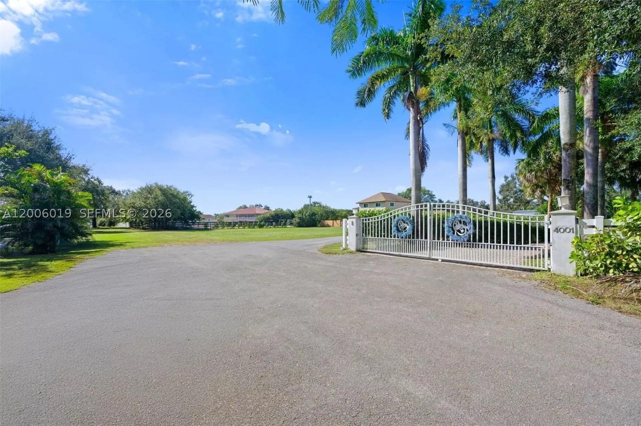Real estate property located at 4001 73rd Ave, Broward, Everglade Land Sales Co, Davie, FL