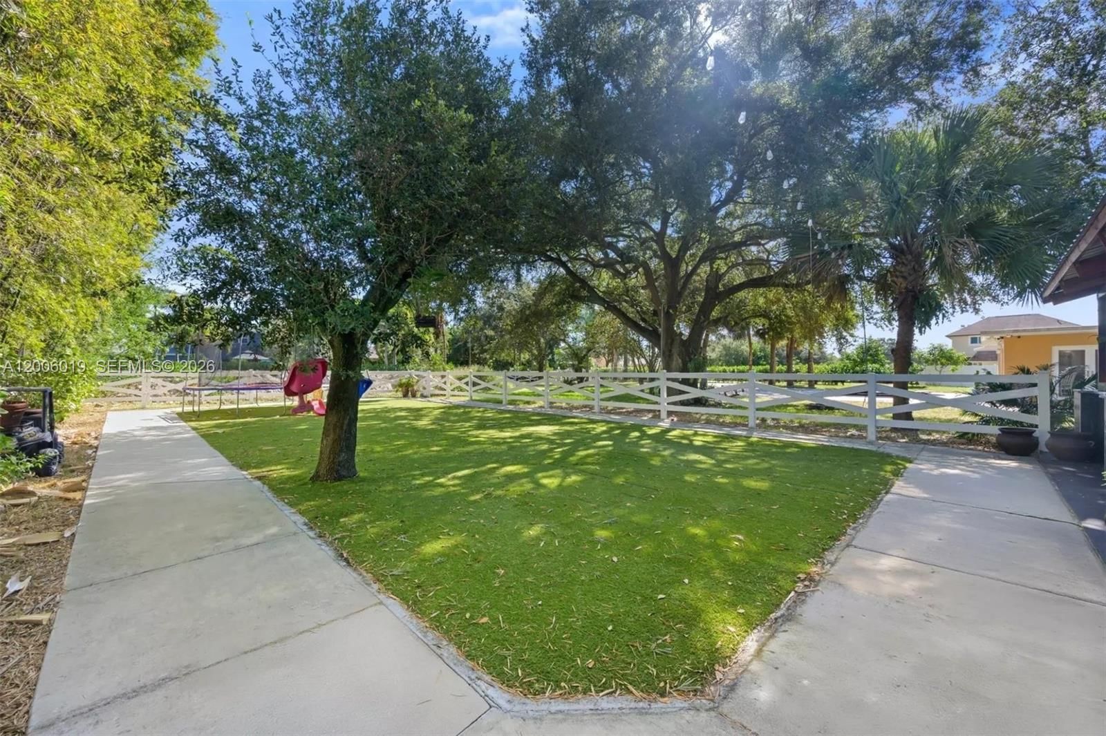 Real estate property located at 4001 73rd Ave, Broward, Everglade Land Sales Co, Davie, FL