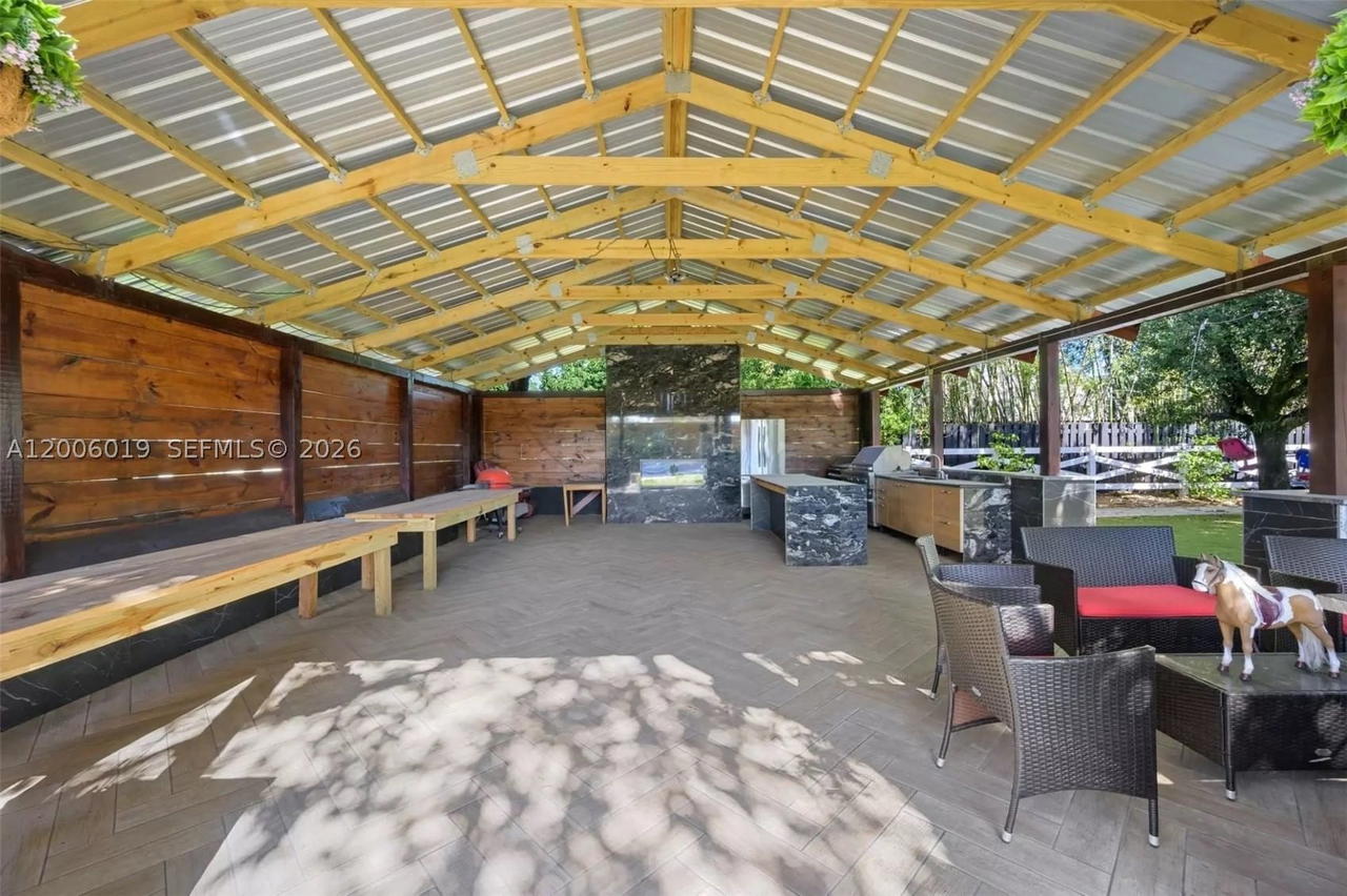 Real estate property located at 4001 73rd Ave, Broward, Everglade Land Sales Co, Davie, FL