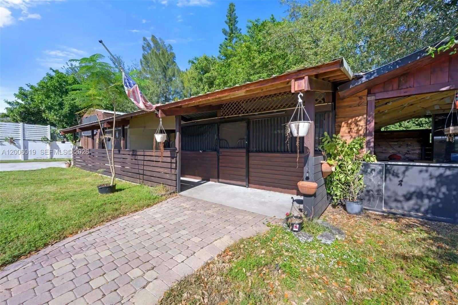 Real estate property located at 4001 73rd Ave, Broward, Everglade Land Sales Co, Davie, FL