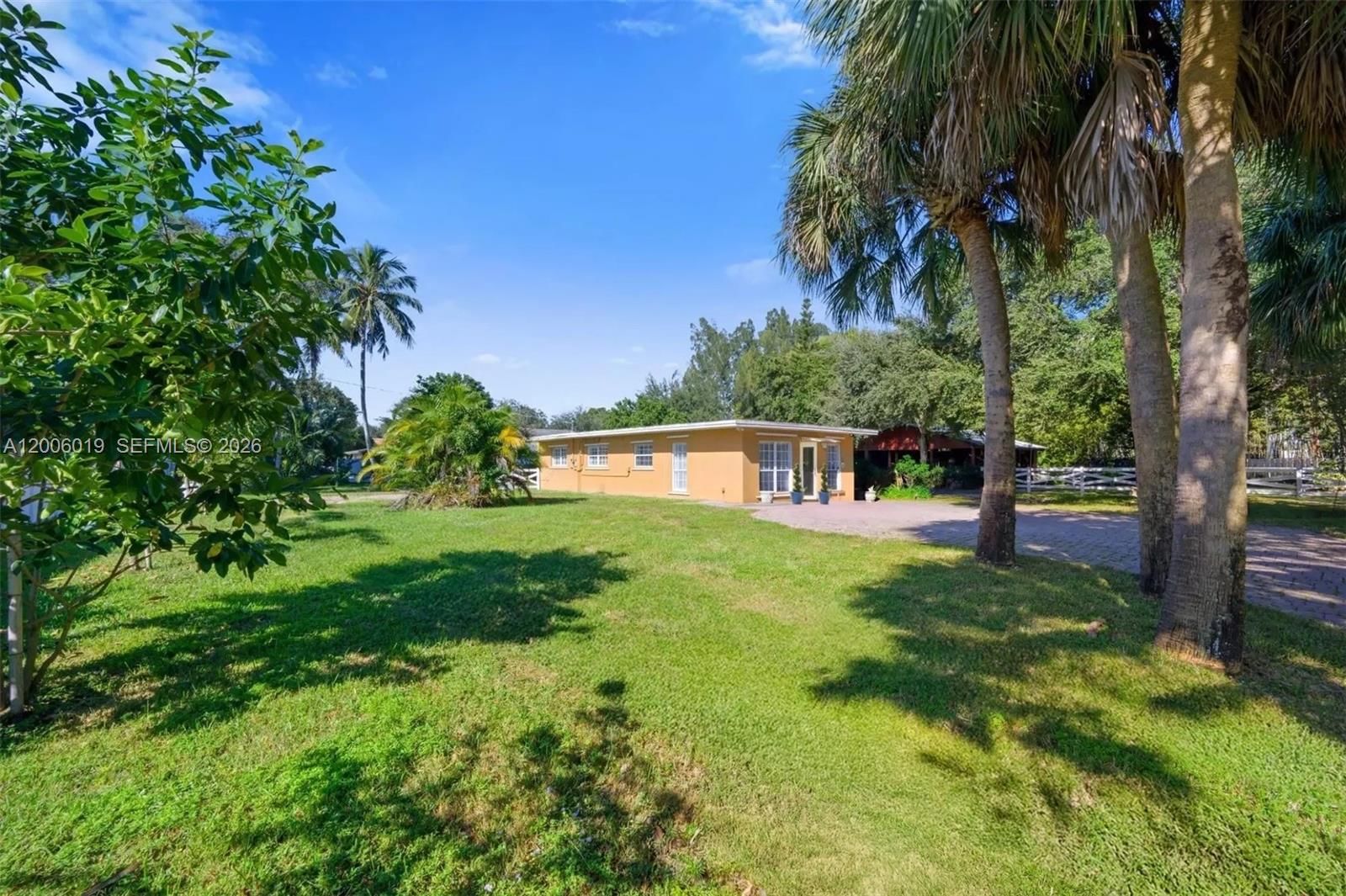 Real estate property located at 4001 73rd Ave, Broward, Everglade Land Sales Co, Davie, FL