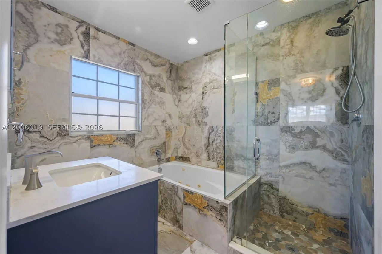 Real estate property located at 4001 73rd Ave, Broward, Everglade Land Sales Co, Davie, FL