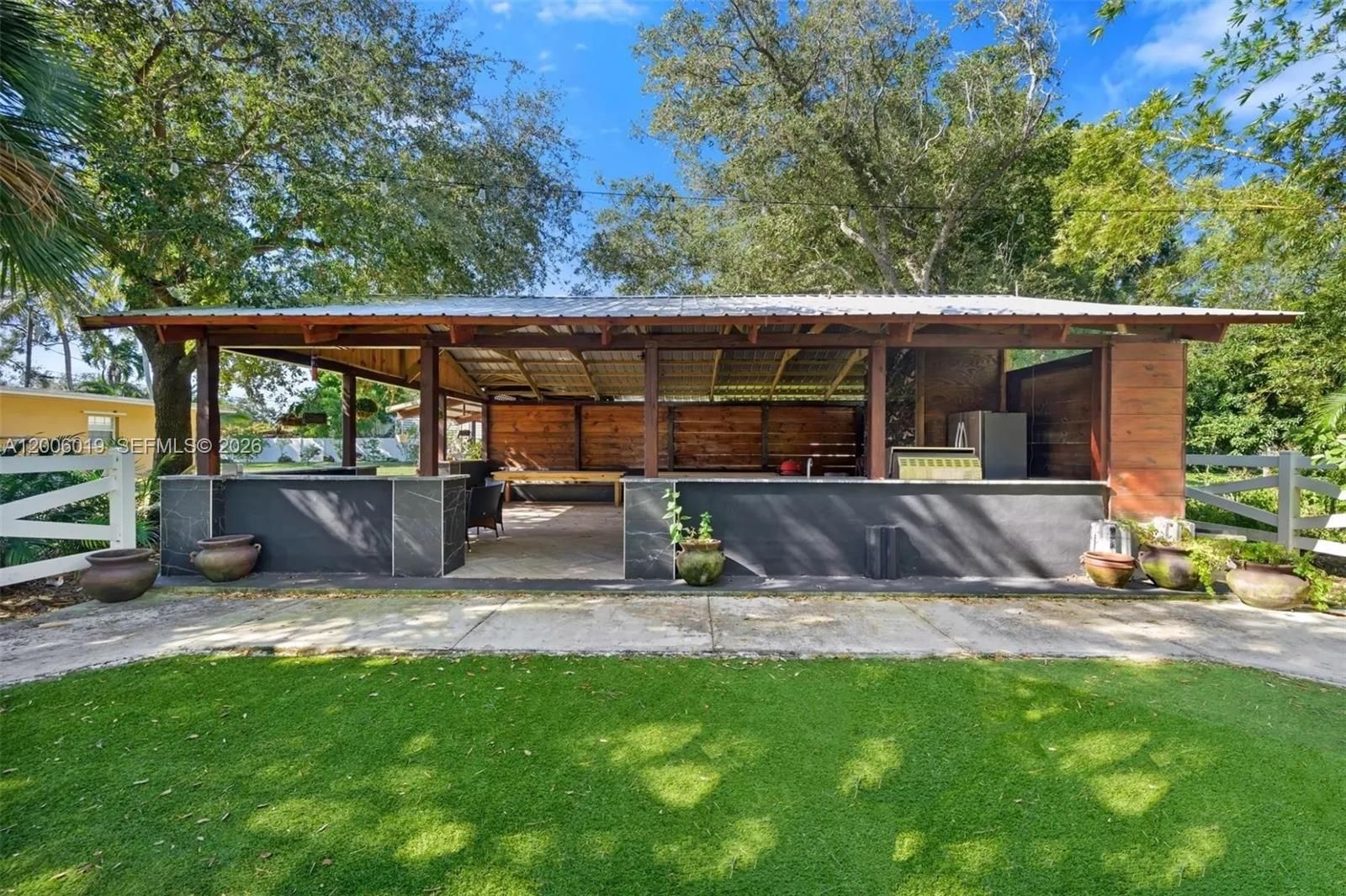 Real estate property located at 4001 73rd Ave, Broward, Everglade Land Sales Co, Davie, FL