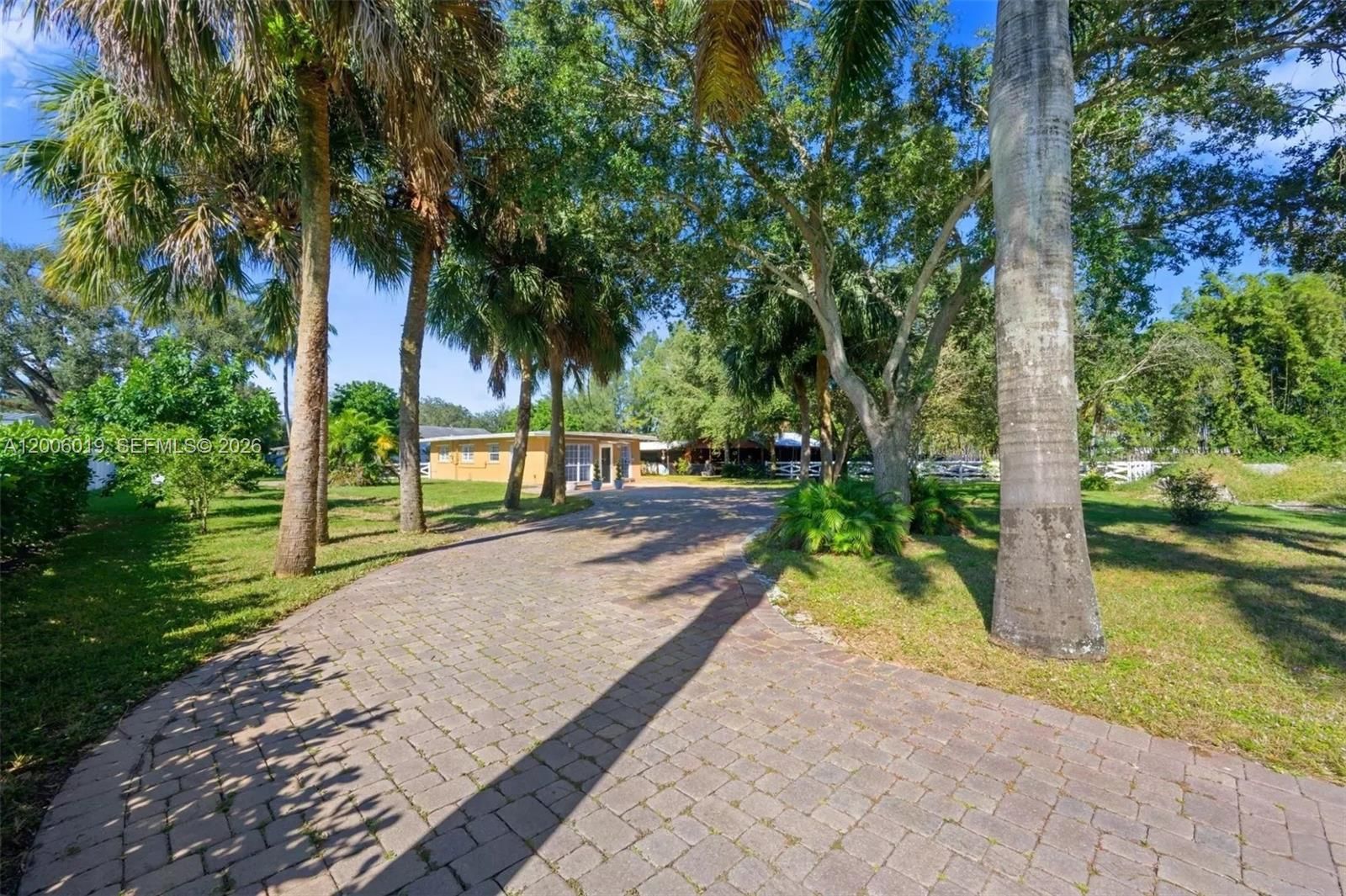 Real estate property located at 4001 73rd Ave, Broward, Everglade Land Sales Co, Davie, FL