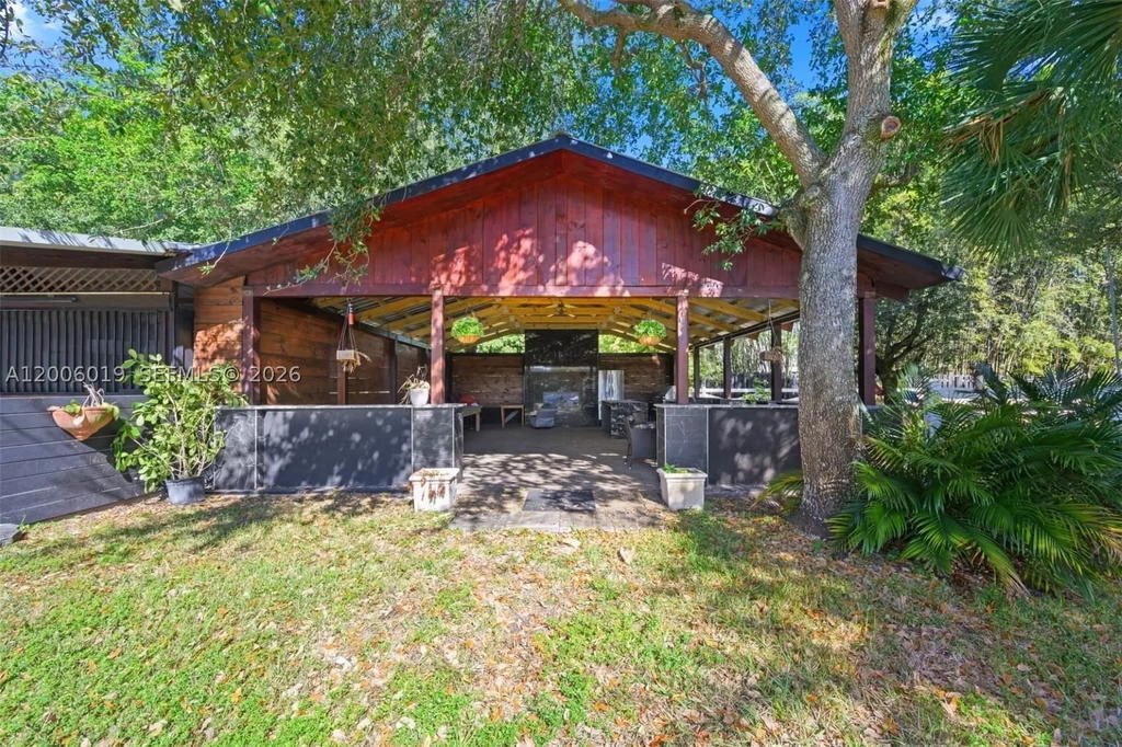 Real estate property located at 4001 73rd Ave, Broward, Everglade Land Sales Co, Davie, FL