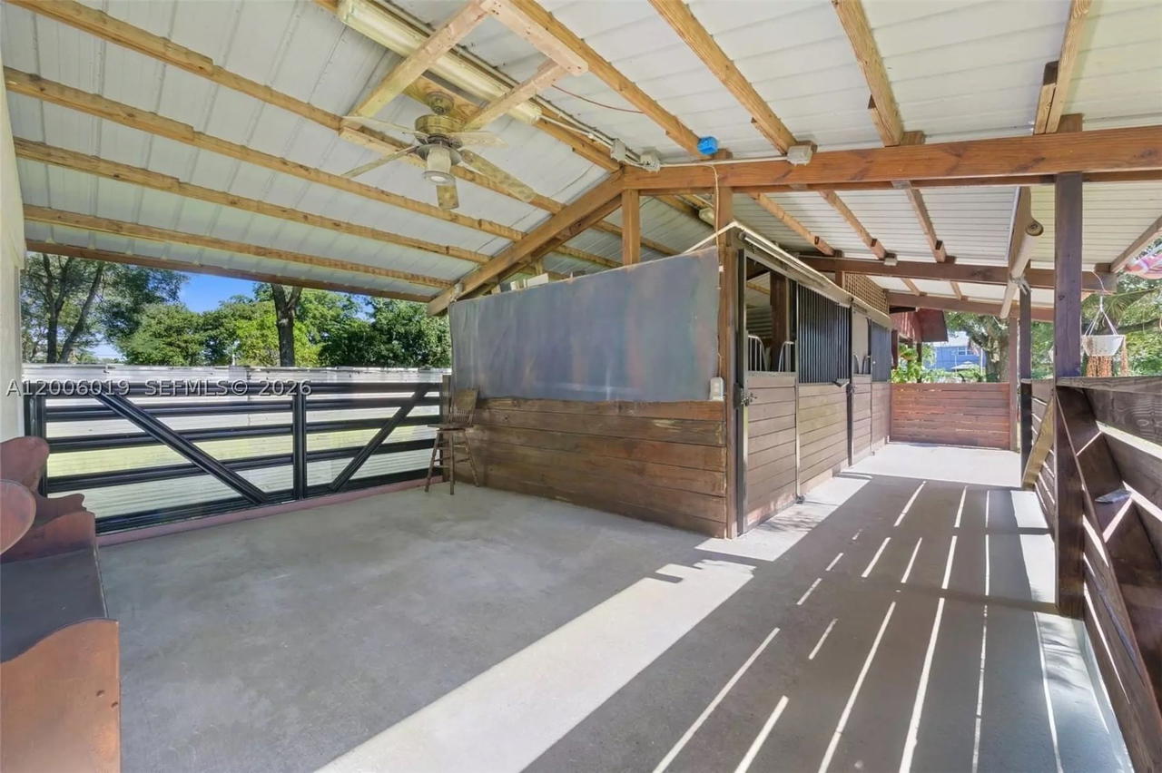 Real estate property located at 4001 73rd Ave, Broward, Everglade Land Sales Co, Davie, FL