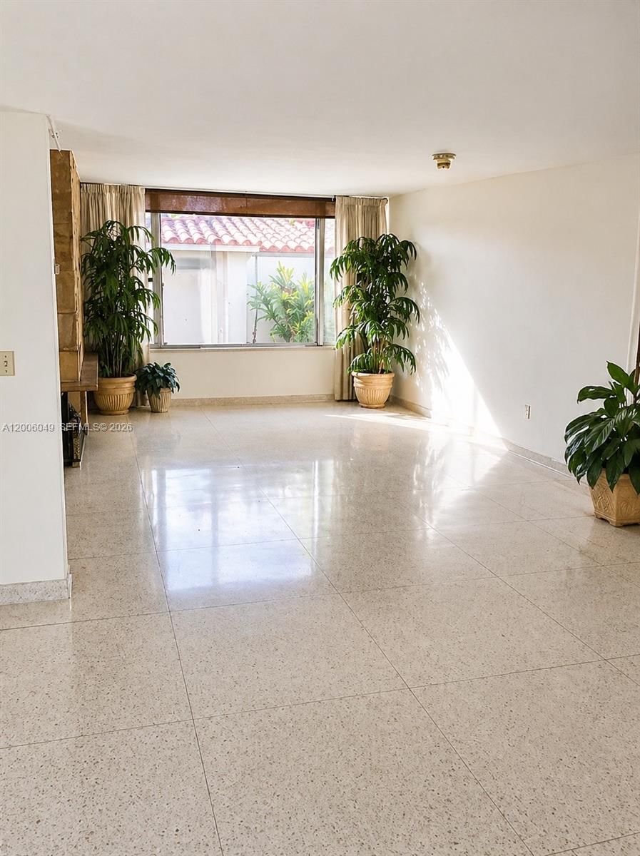 Real estate property located at 9205 Byron Ave, Miami-dade, Altos Del Mar No 5, Surfside, FL