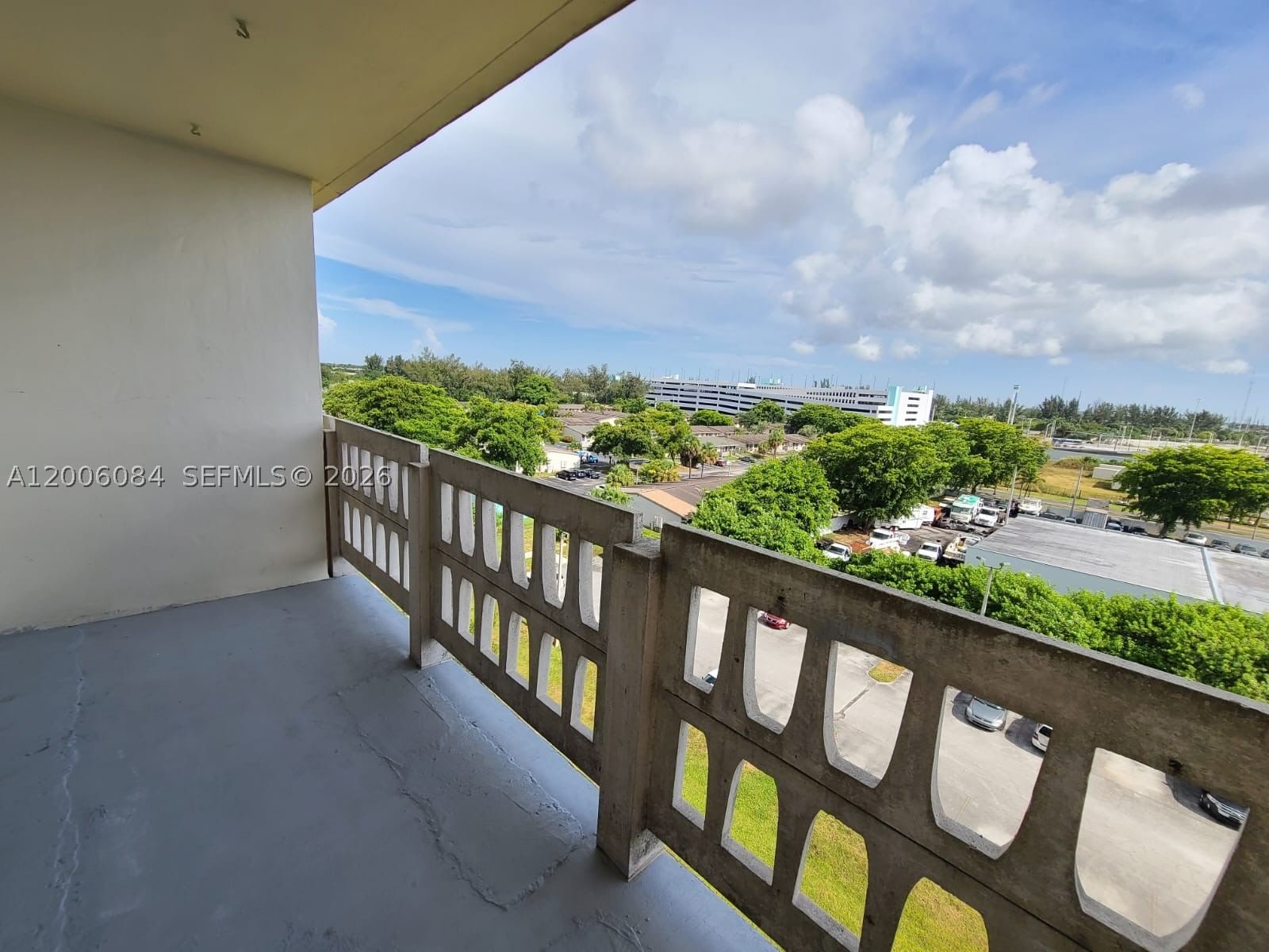 Real estate property located at 15600 7th Ave #709, Miami-dade, Parkway Towers Bldg 1, Miami, FL