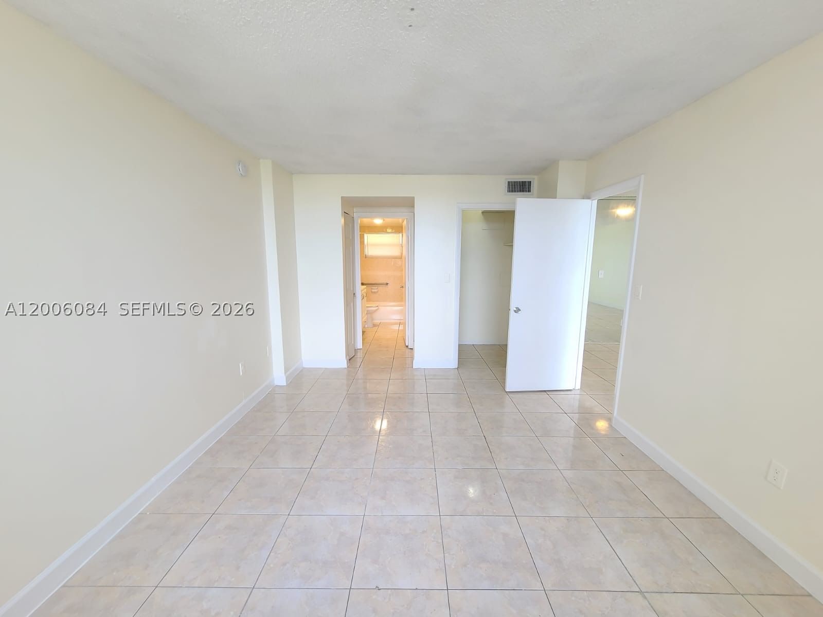 Real estate property located at 15600 7th Ave #709, Miami-dade, Parkway Towers Bldg 1, Miami, FL