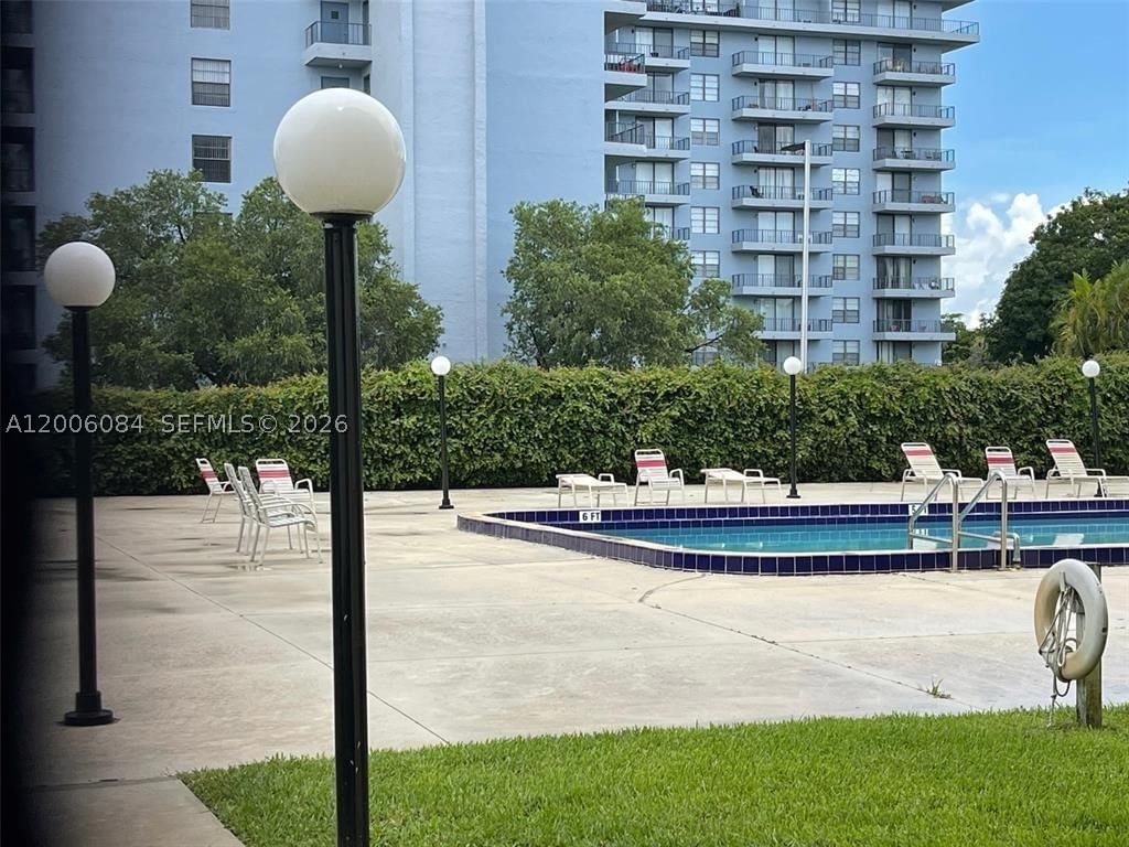 Real estate property located at 15600 7th Ave #709, Miami-dade, Parkway Towers Bldg 1, Miami, FL