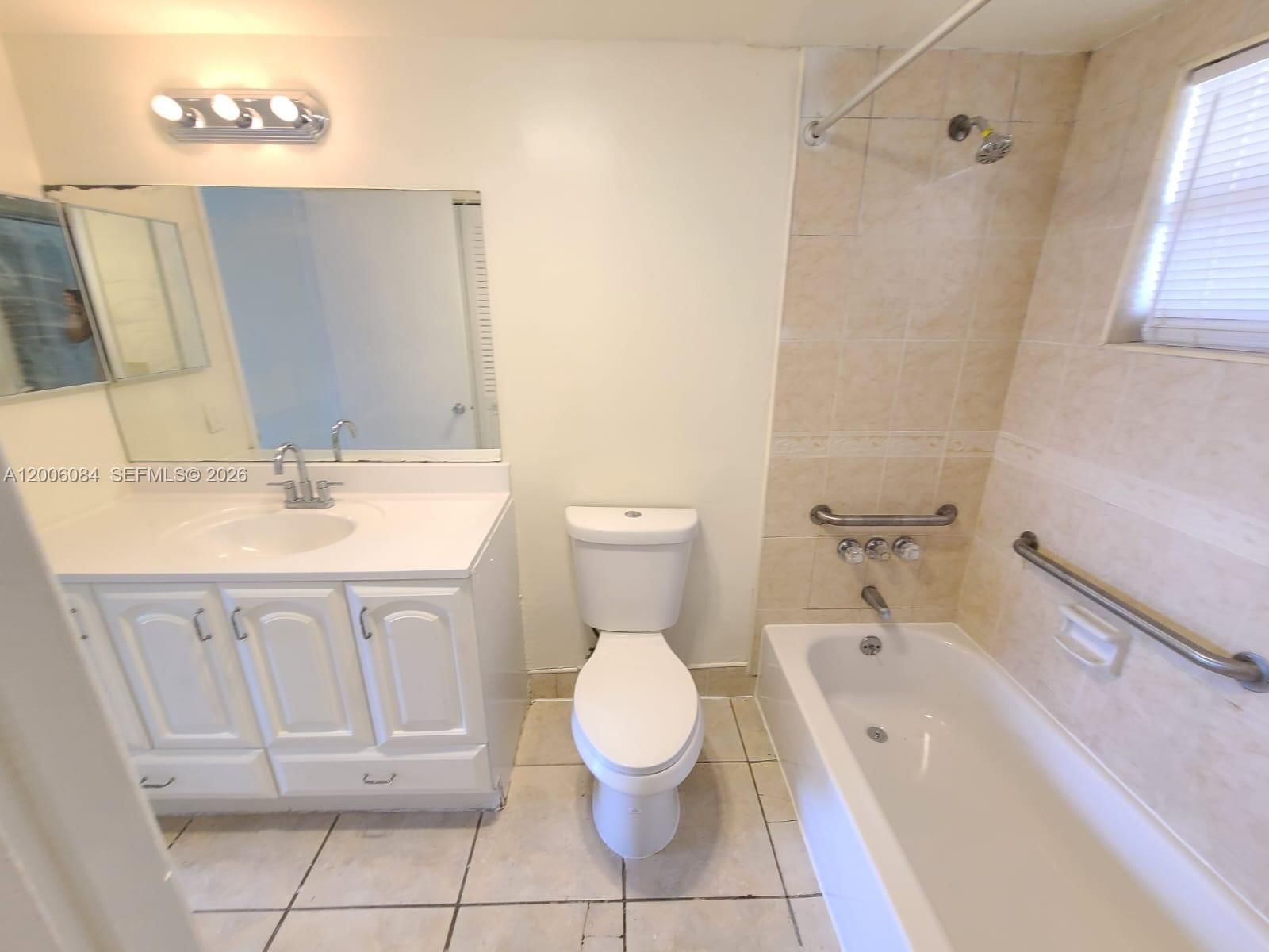 Real estate property located at 15600 7th Ave #709, Miami-dade, Parkway Towers Bldg 1, Miami, FL