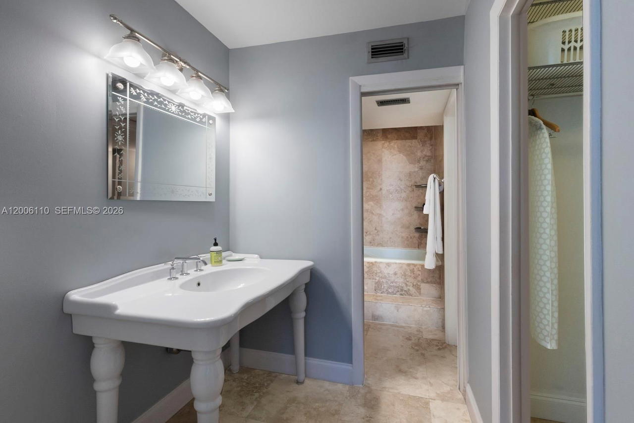 Real estate property located at 5 Island Ave LE, Miami-dade, Island Terrace Condo, Miami Beach, FL
