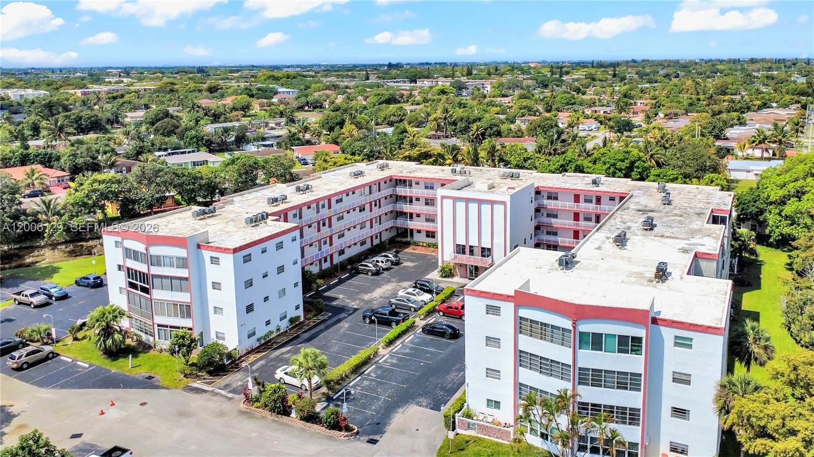 Real estate property located at 4000 44th Ave #306, Broward, Sapphire Condo, Lauderdale Lakes, FL