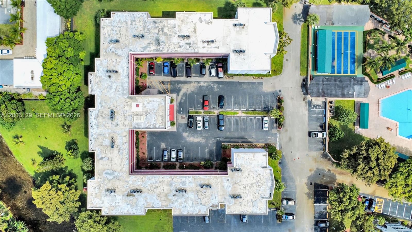 Real estate property located at 4000 44th Ave #306, Broward, Sapphire Condo, Lauderdale Lakes, FL