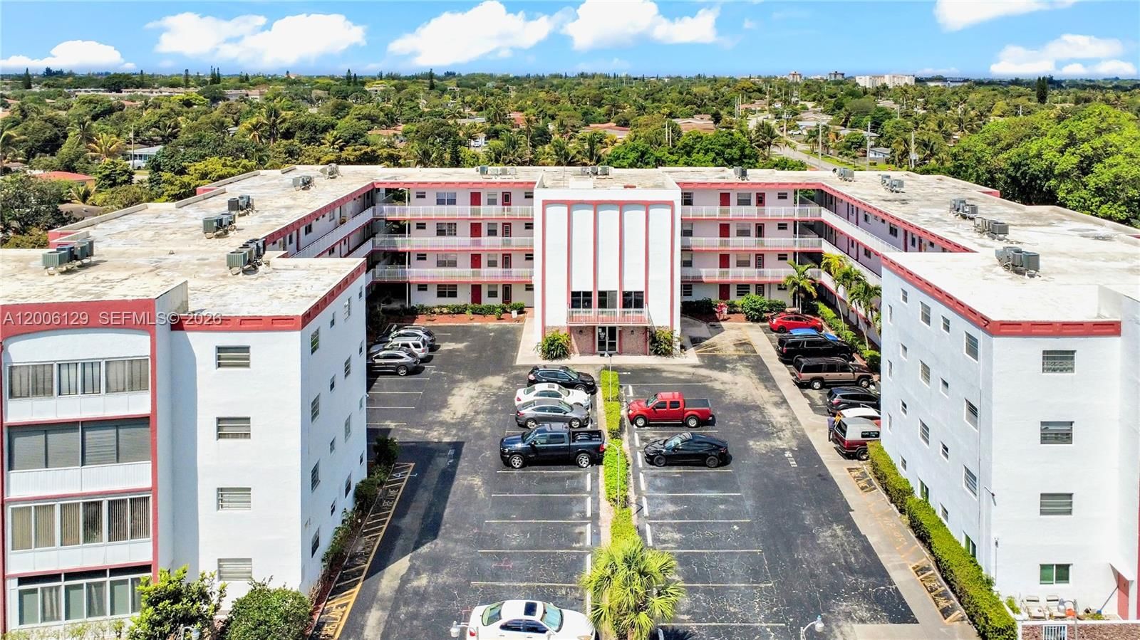 Real estate property located at 4000 44th Ave #306, Broward, Sapphire Condo, Lauderdale Lakes, FL