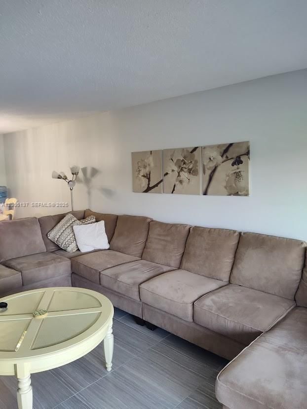 Real estate property located at 3601 Inverarry #206A, Broward, Las Vistas, Lauderhill, FL