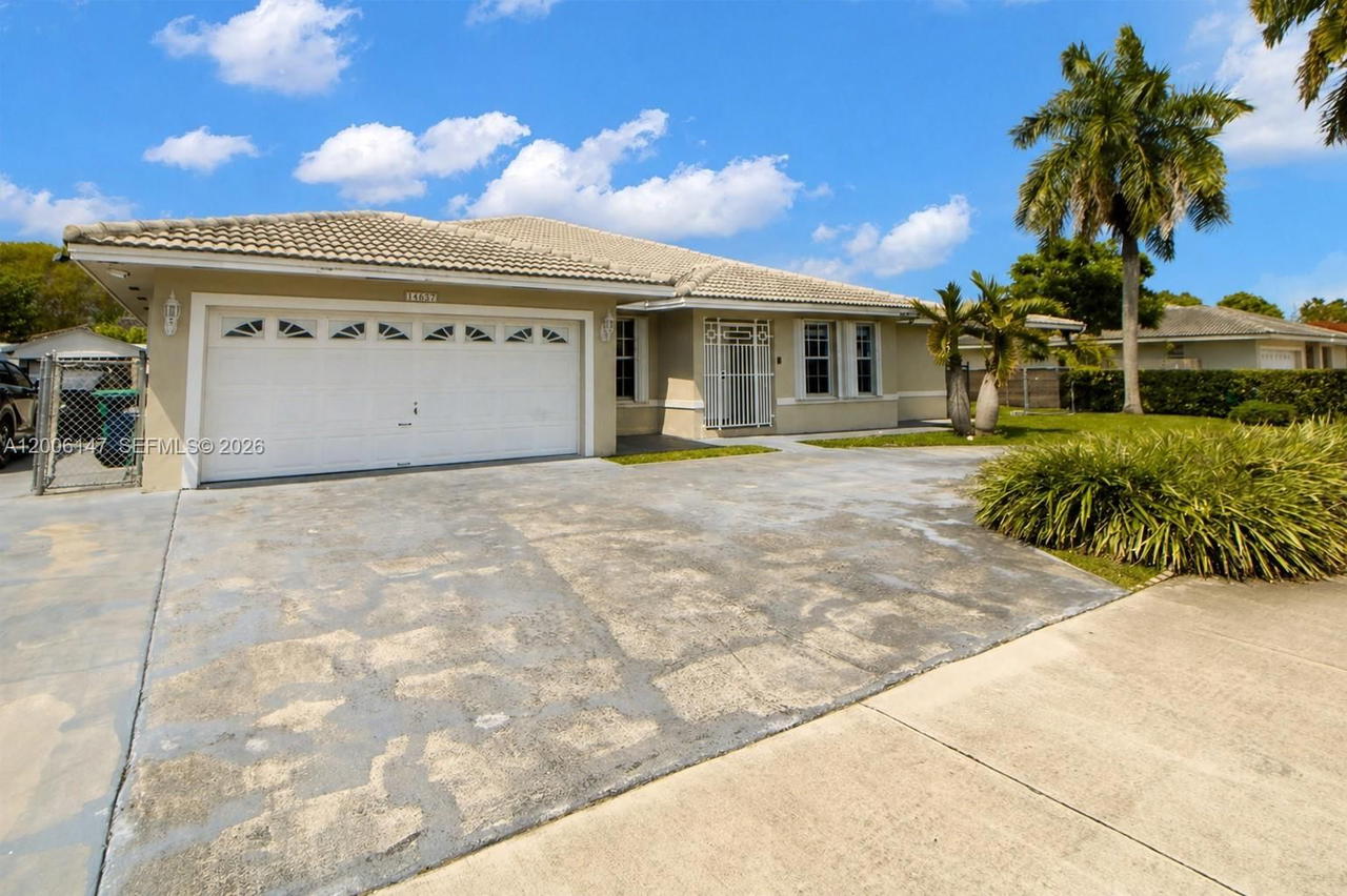 Real estate property located at 14557 160th St, Miami-dade, Landing South, Miami, FL