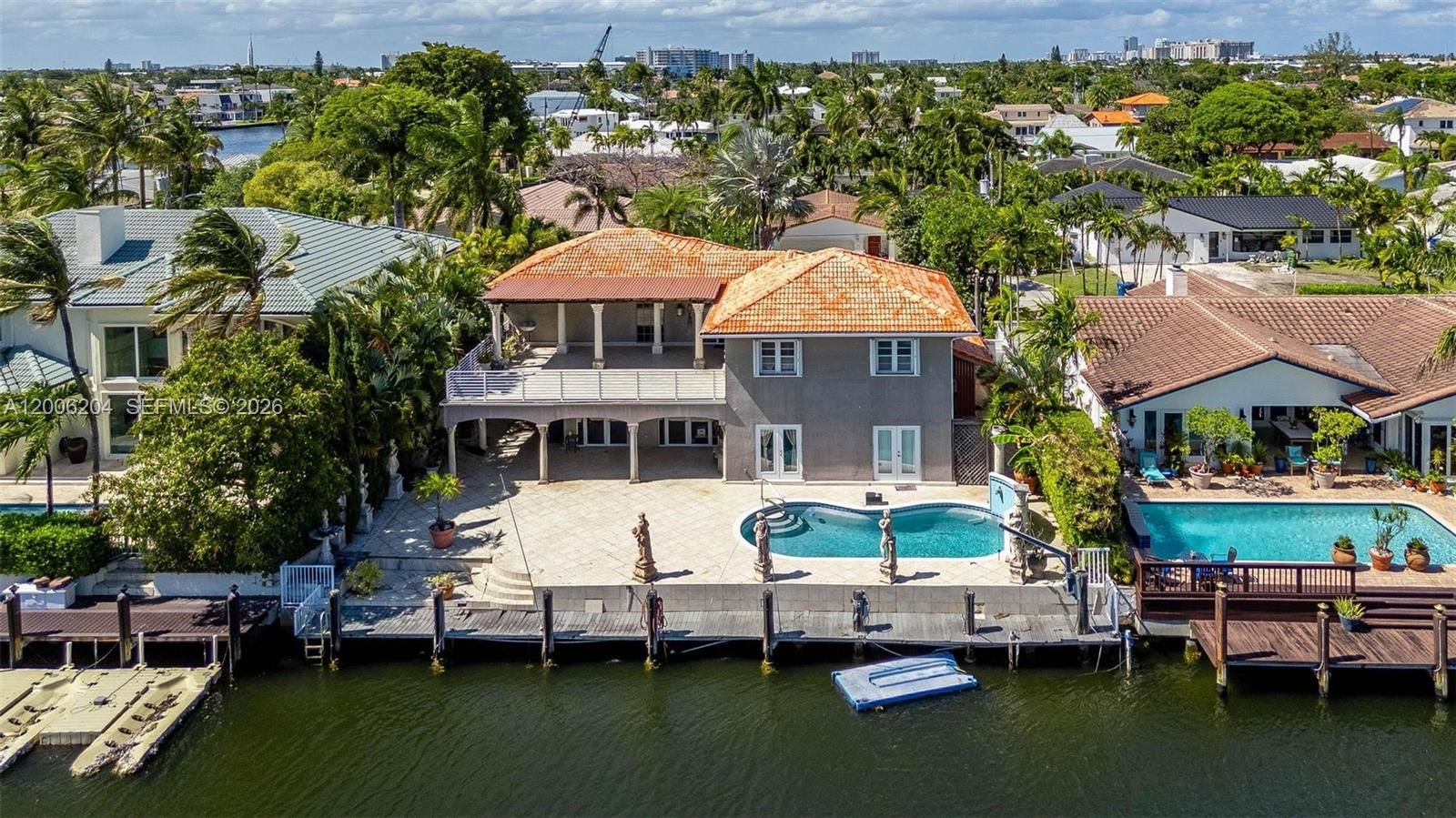 Real estate property located at 37 Fort Royal Is, Broward, Bermuda-riviera Sub Of Ga, Fort Lauderdale, FL