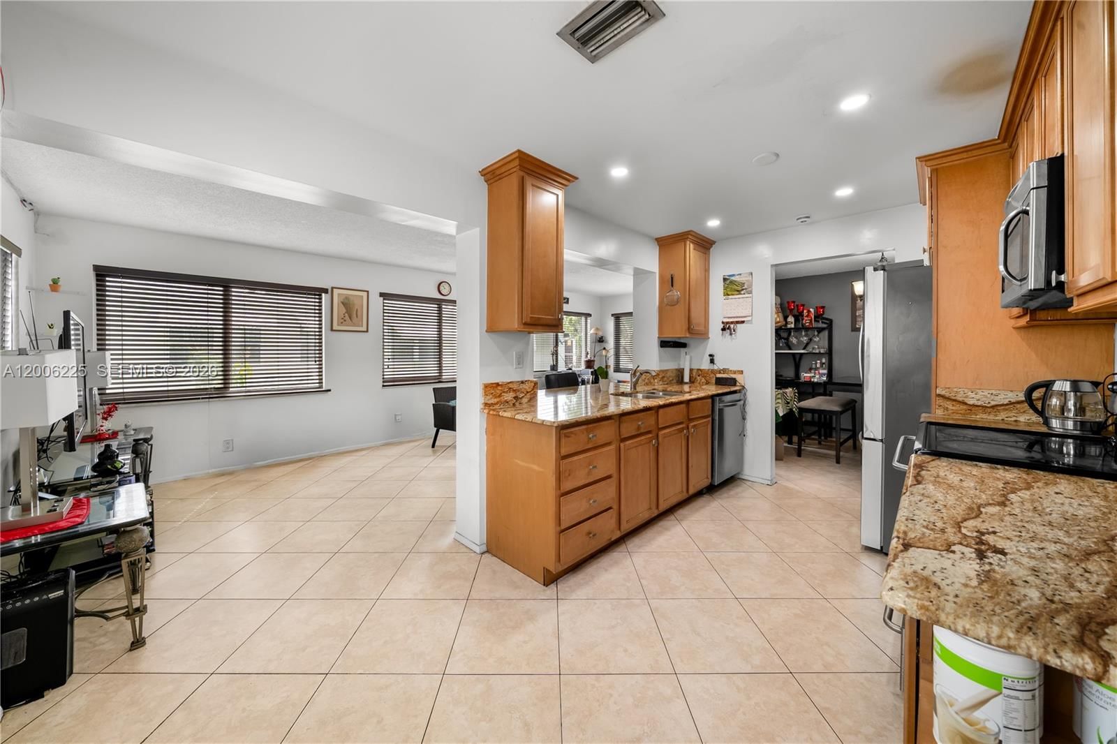 Real estate property located at 4402 44th Ave, Broward, Mainlands Of Tamarac Lake, Tamarac, FL