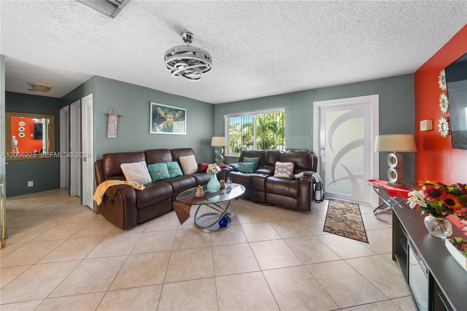 Real estate property located at 4402 44th Ave, Broward, Mainlands Of Tamarac Lake, Tamarac, FL