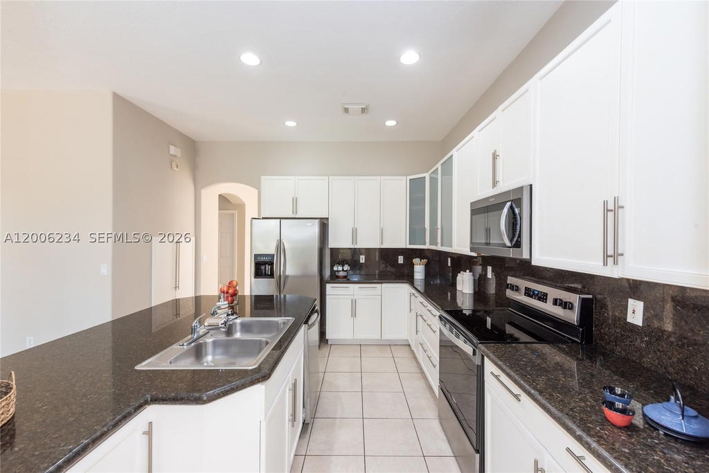 Real estate property located at 19416 25th Ct, Broward, Sunset Lakes Plat Two, Miramar, FL