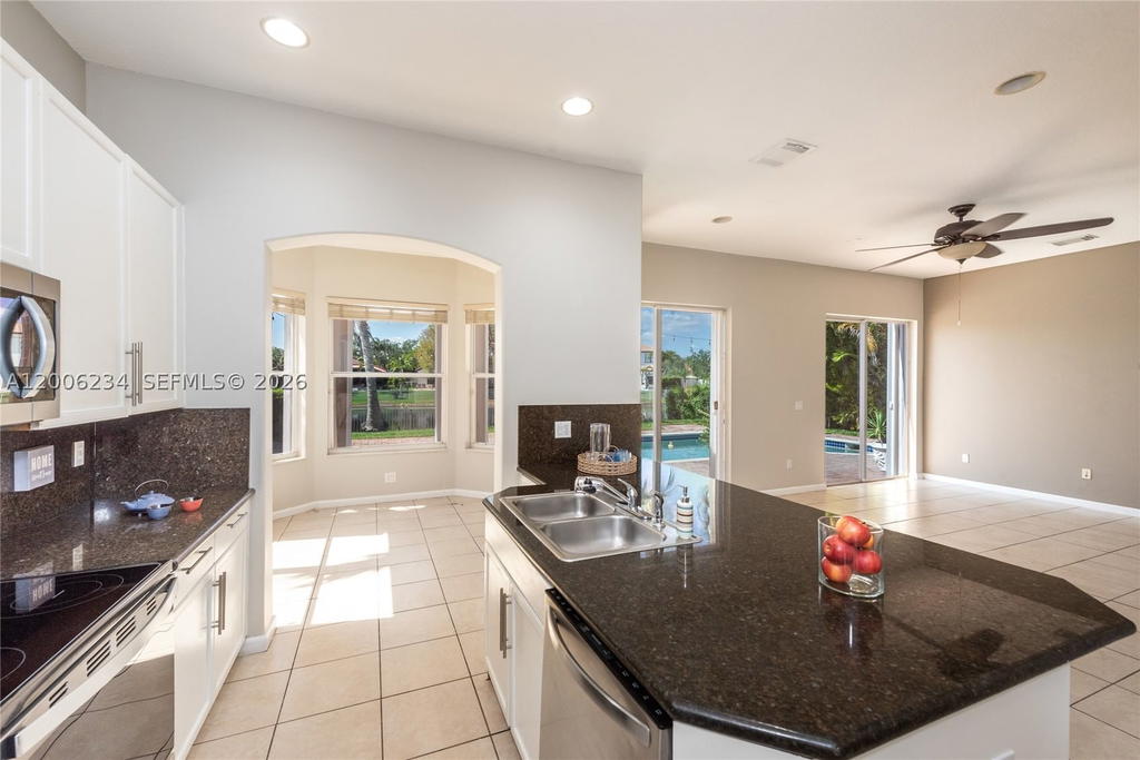 Real estate property located at 19416 25th Ct, Broward, Sunset Lakes Plat Two, Miramar, FL
