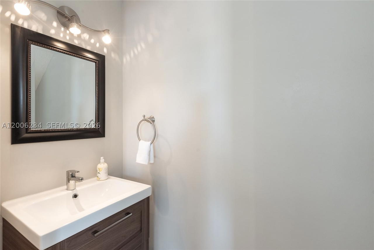 Real estate property located at 19416 25th Ct, Broward, Sunset Lakes Plat Two, Miramar, FL