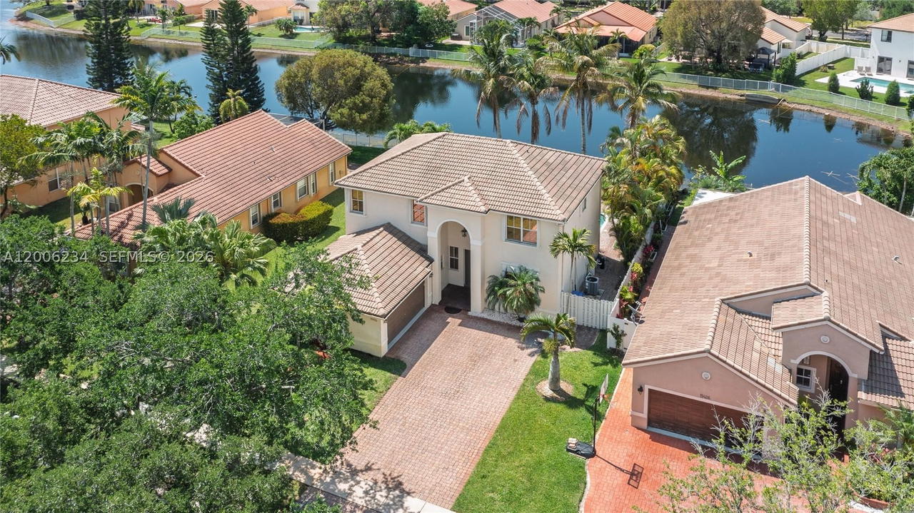 Real estate property located at 19416 25th Ct, Broward, Sunset Lakes Plat Two, Miramar, FL