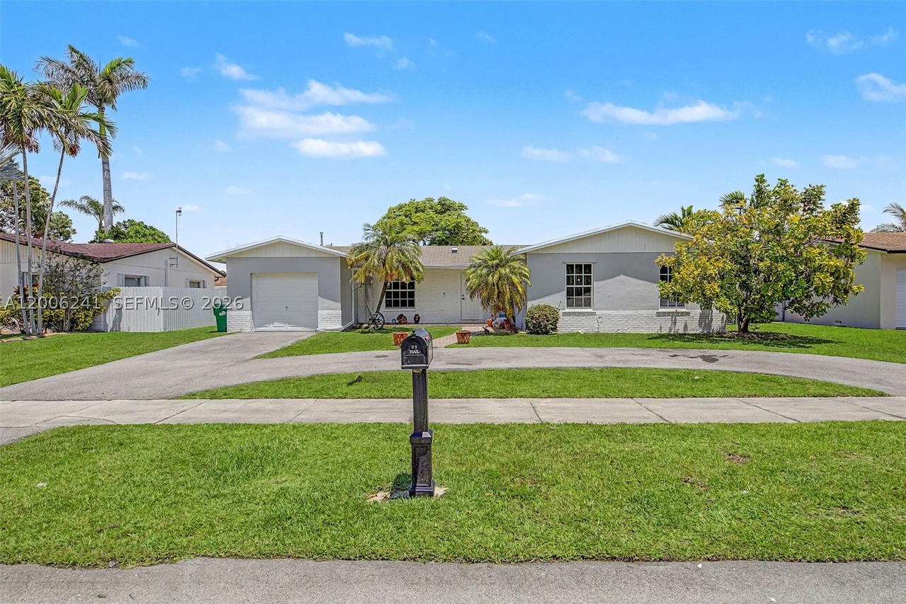 Real estate property located at 12001 118th St, Miami-dade, Devon-aire Estates Sec 5, Miami, FL